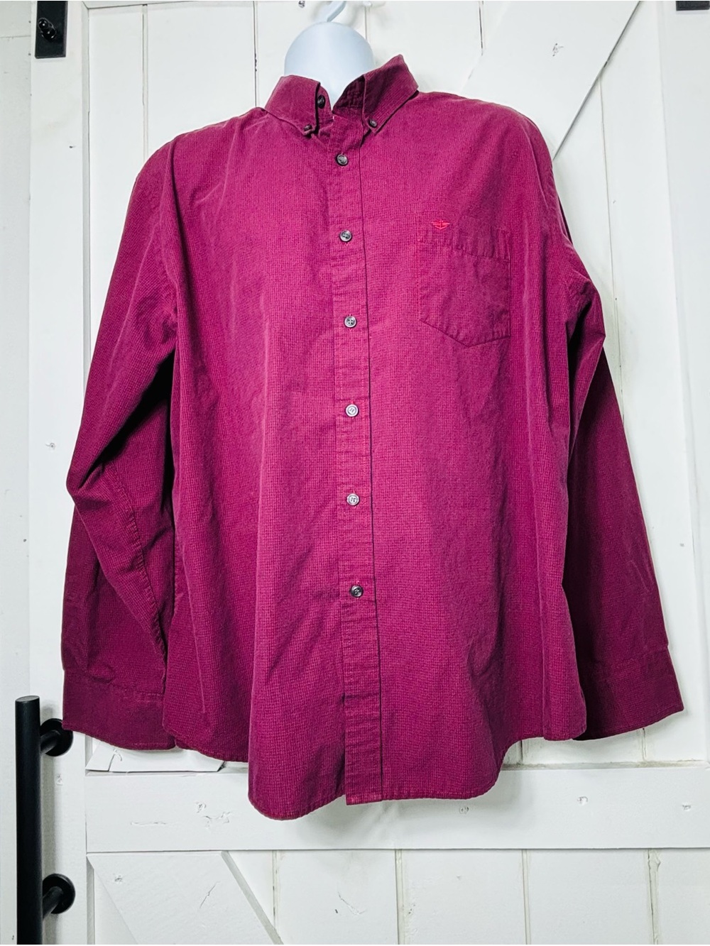 Button-Down Long Sleeve Shirt in Berry M600